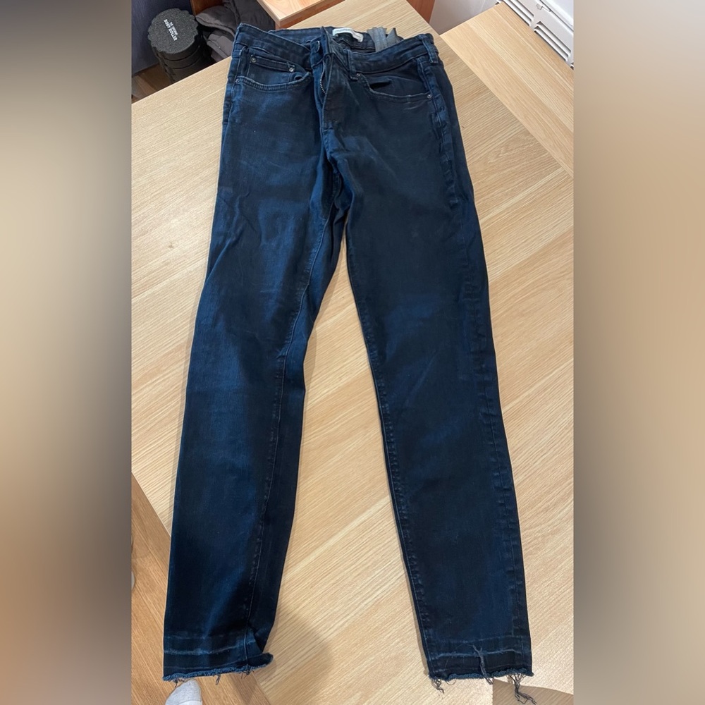Zara women’s straight leg dark jeans
